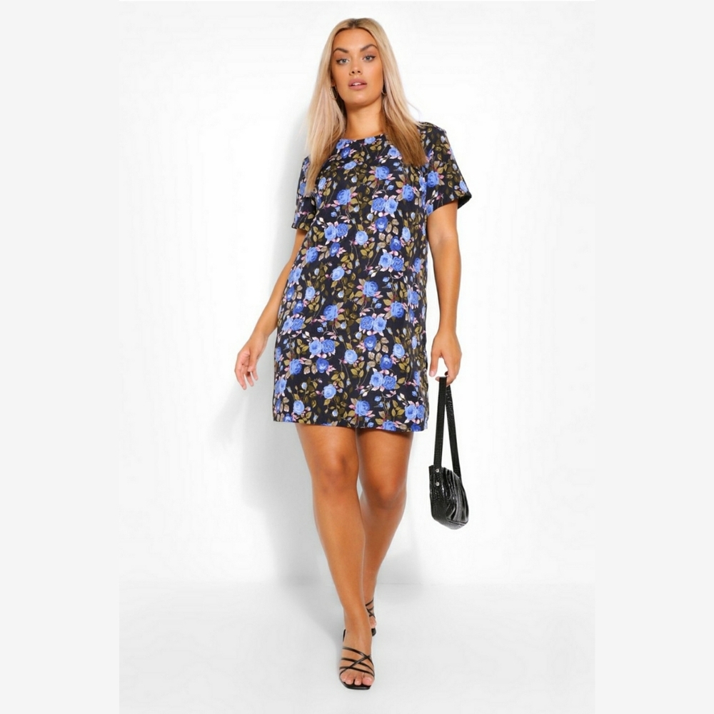 NWT Boohoo Blue Rose Printed Shift Dress